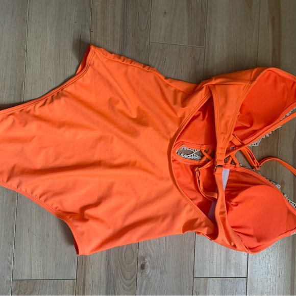 Cupshe swimsuit New with tags - Picture 5 of 7